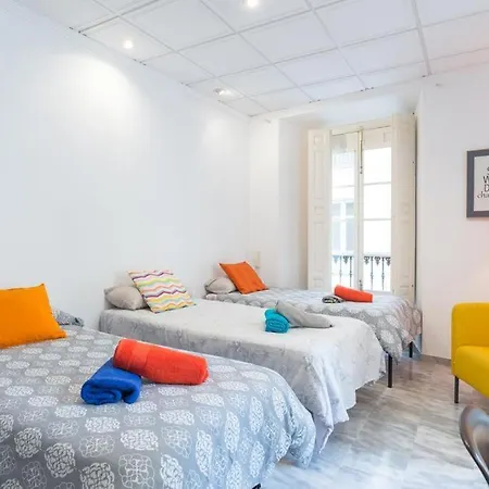 By Malagagrupos Larios Centro Historico Parking Gratis *